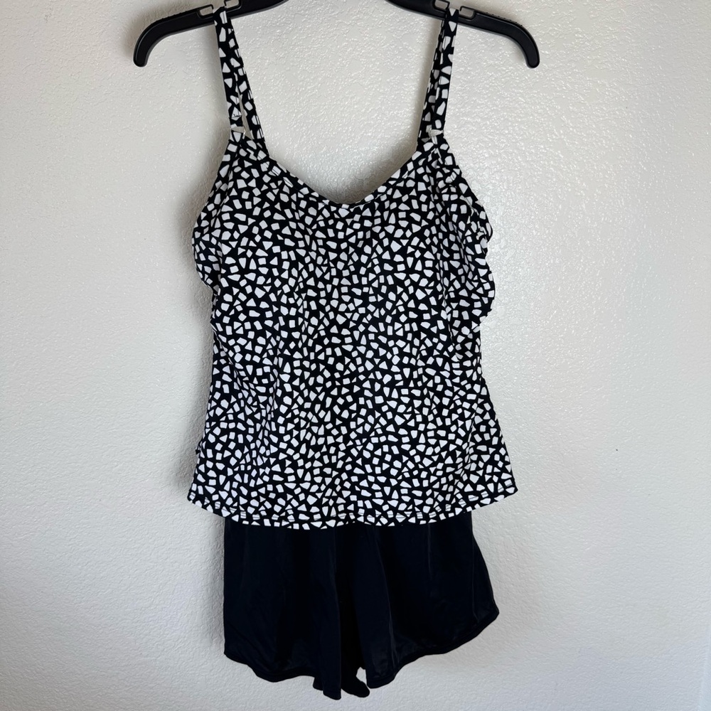 Croft & Barrow Black and White Swimsuit Tankini Look in a One Piece Size 10